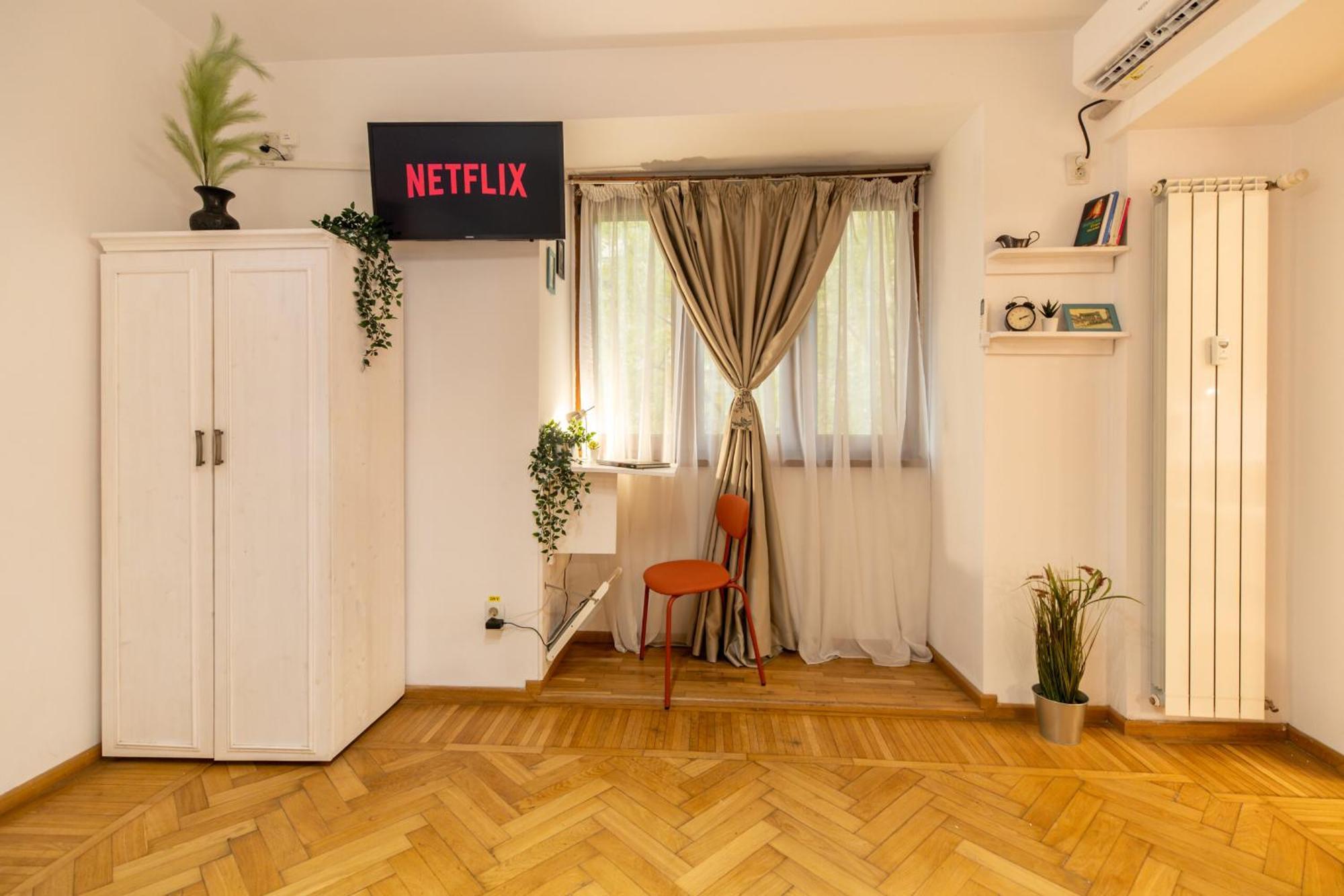 2Br Apartment At Piata Natiunilor Unite: Perfect For City Center Stays Boekarest Buitenkant foto