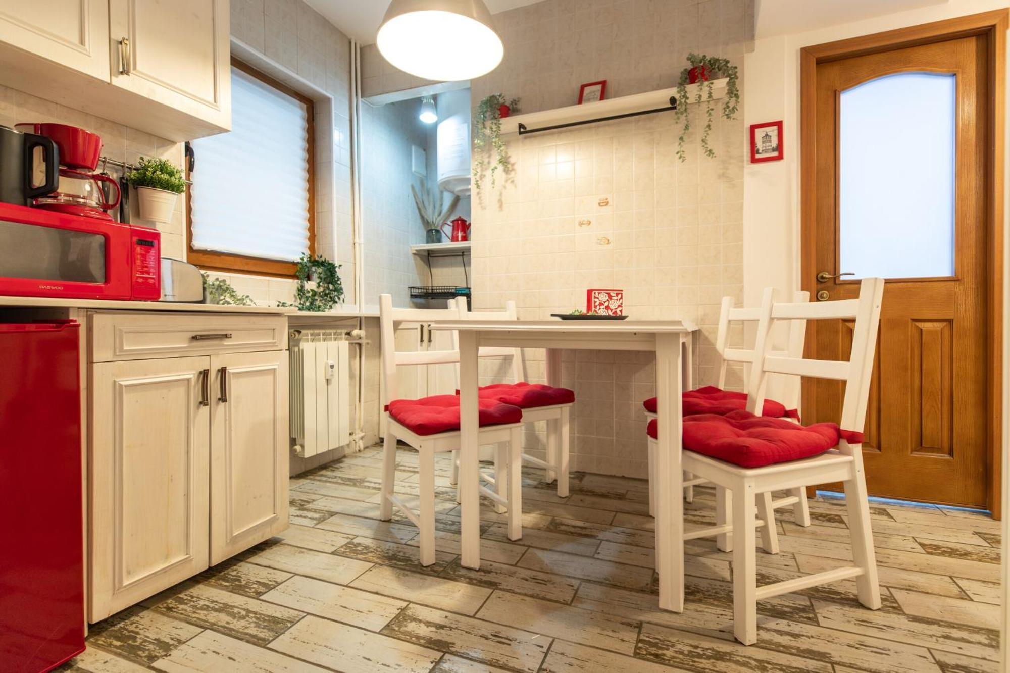 2Br Apartment At Piata Natiunilor Unite: Perfect For City Center Stays Boekarest Buitenkant foto