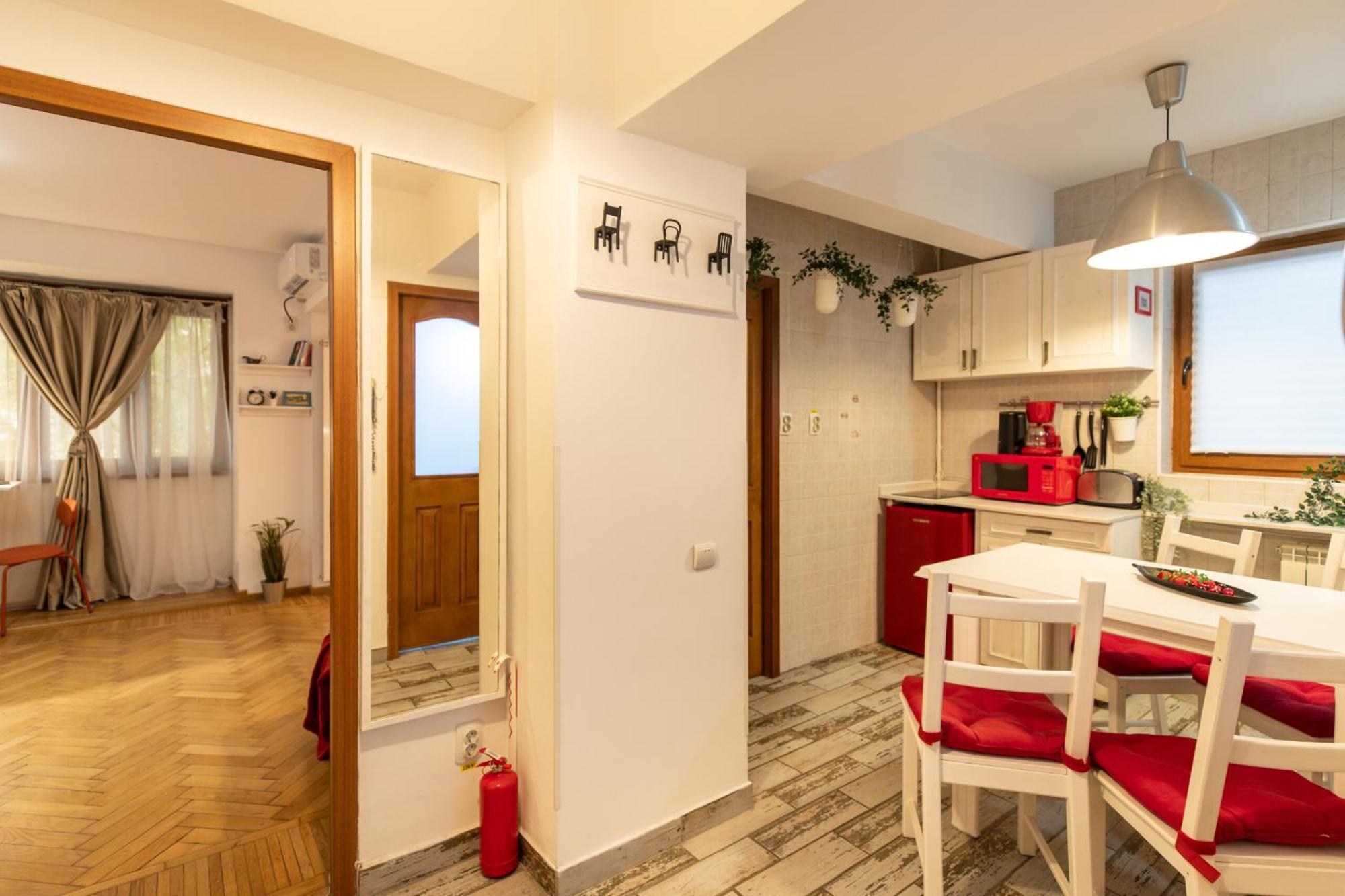 2Br Apartment At Piata Natiunilor Unite: Perfect For City Center Stays Boekarest Buitenkant foto