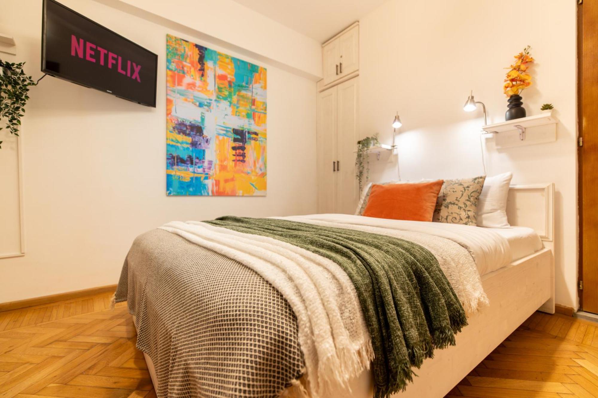 2Br Apartment At Piata Natiunilor Unite: Perfect For City Center Stays Boekarest Buitenkant foto